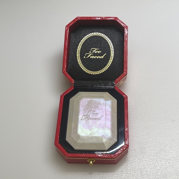 Too Faced YEAR OF THE RAT Diamond Fire Highlighter 0.42 oz - Picture 4 of 5